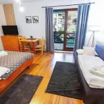 Penzion Maluzina Апартаменты *