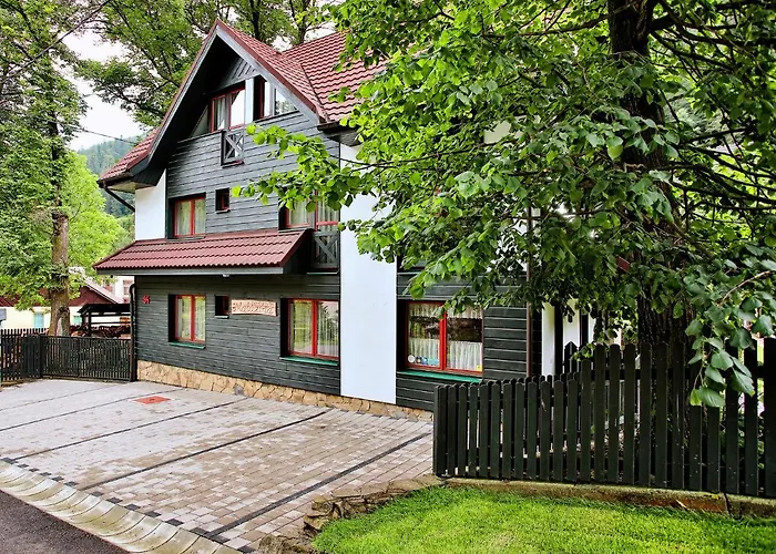 شقة Penzion Maluzina